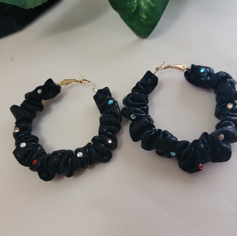 Hoop Earrings with Rhinestone - Picture 2 of 6